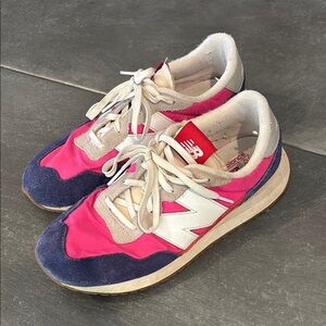 New Balance Men’s Pink and Purple Sneakers